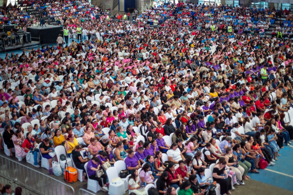 Congreso de Mujeres Cristianas “Mensajeras de Esperanza” reúne a miles en Nicaragua