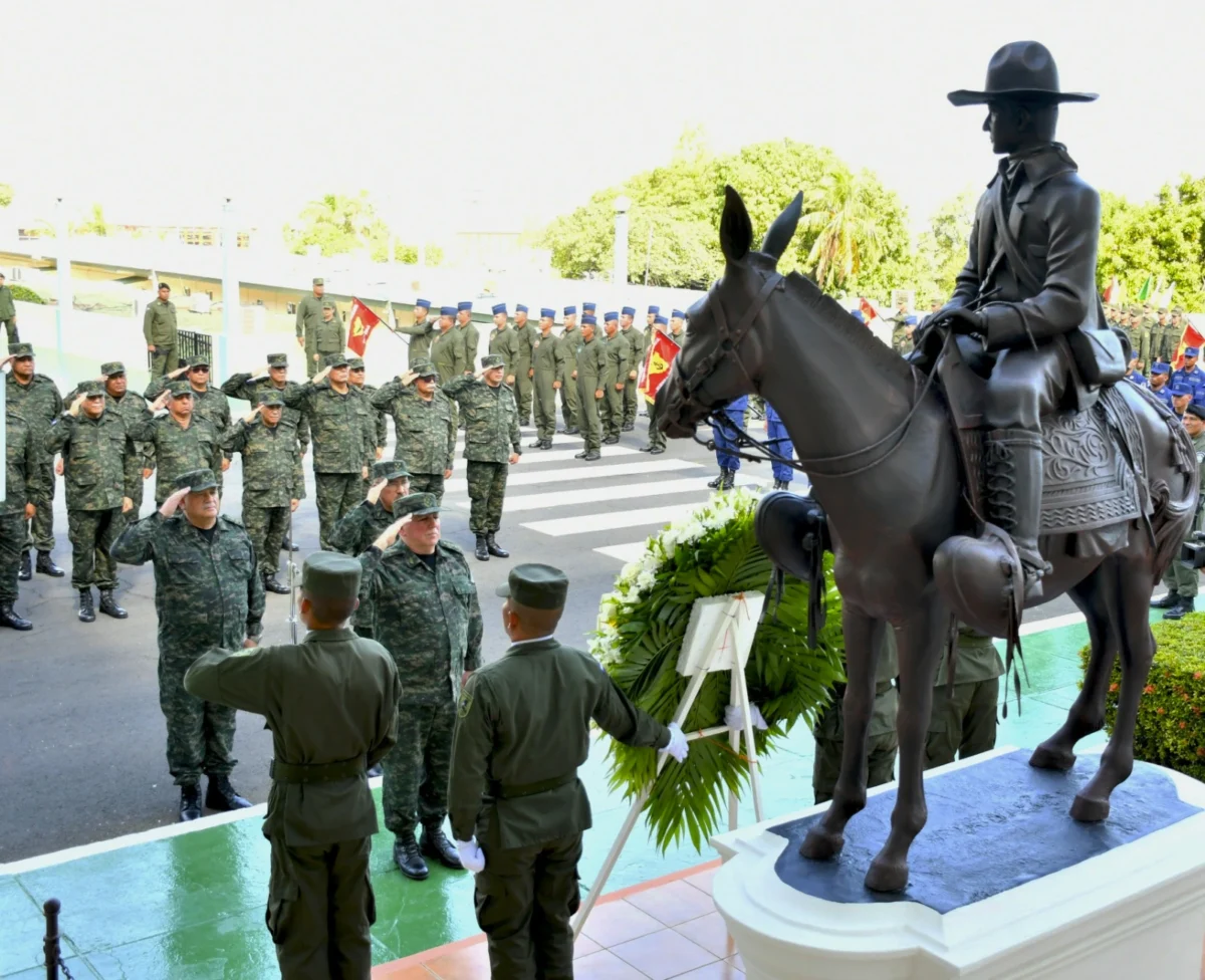 Ejército de Nicaragua honra a Sandino en su 92.º aniversario