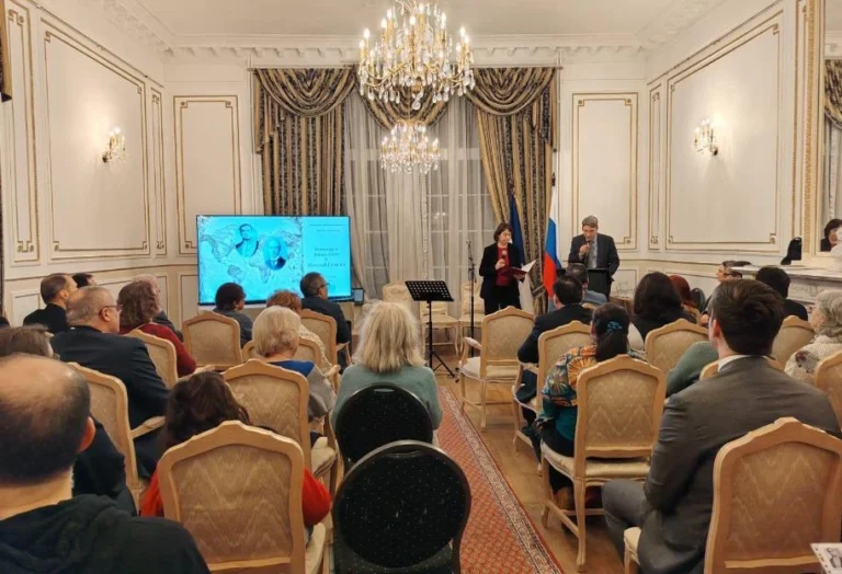 Embajadas de Nicaragua y Rusia en Bélgica celebrando a Darío