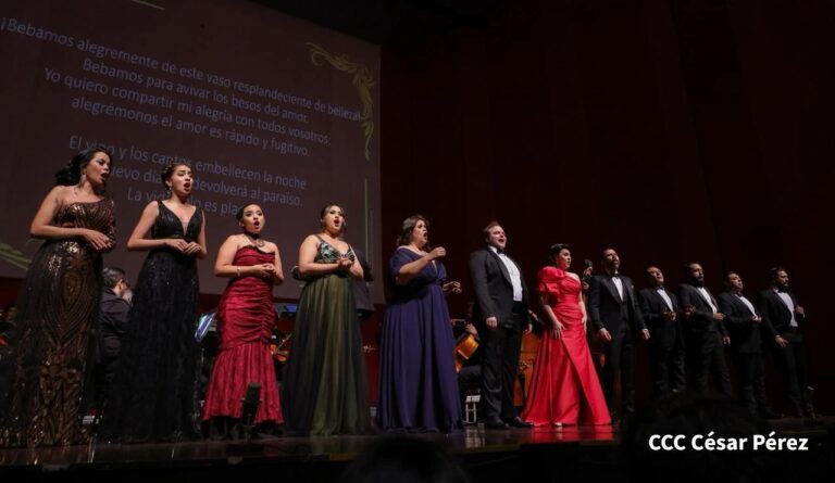 En el Teatro Nacional Rubén Darío se realizó la Gala Lírica por el Amor y la Amistad