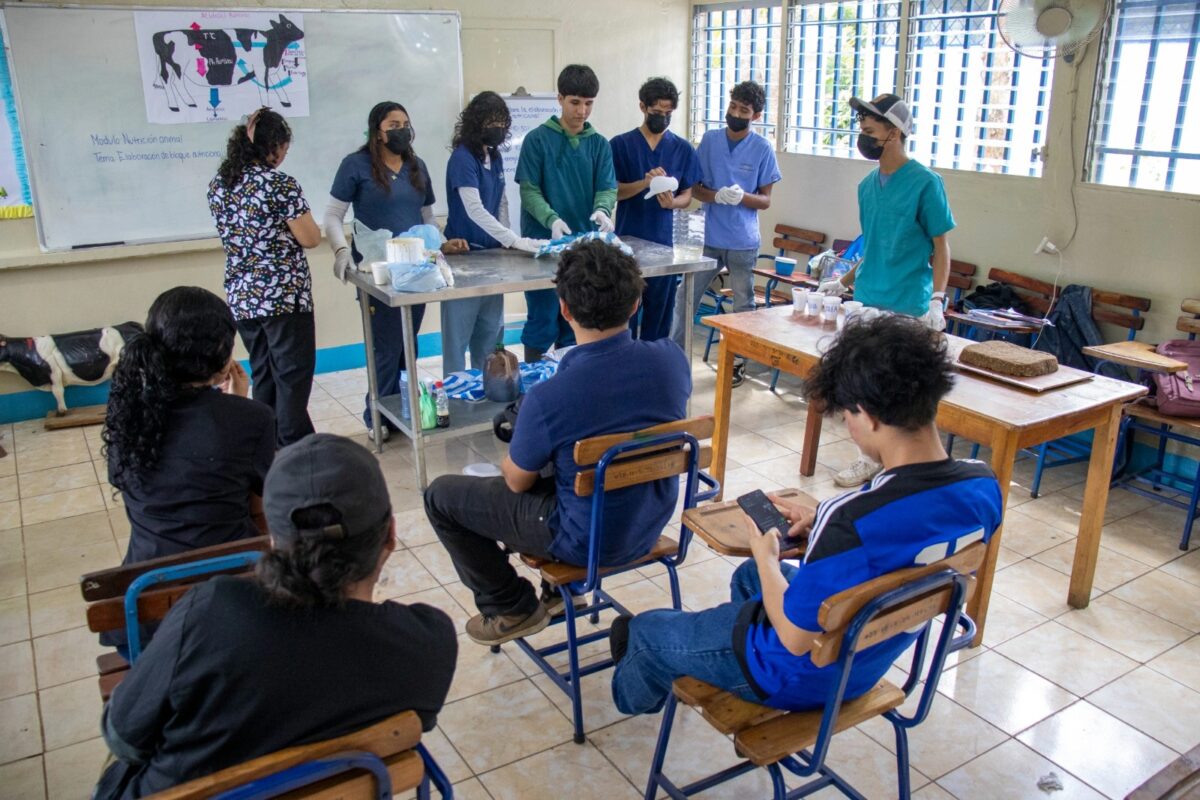 Estudiantes del Centro Tecnológico de Ticuantepe continúan su formación