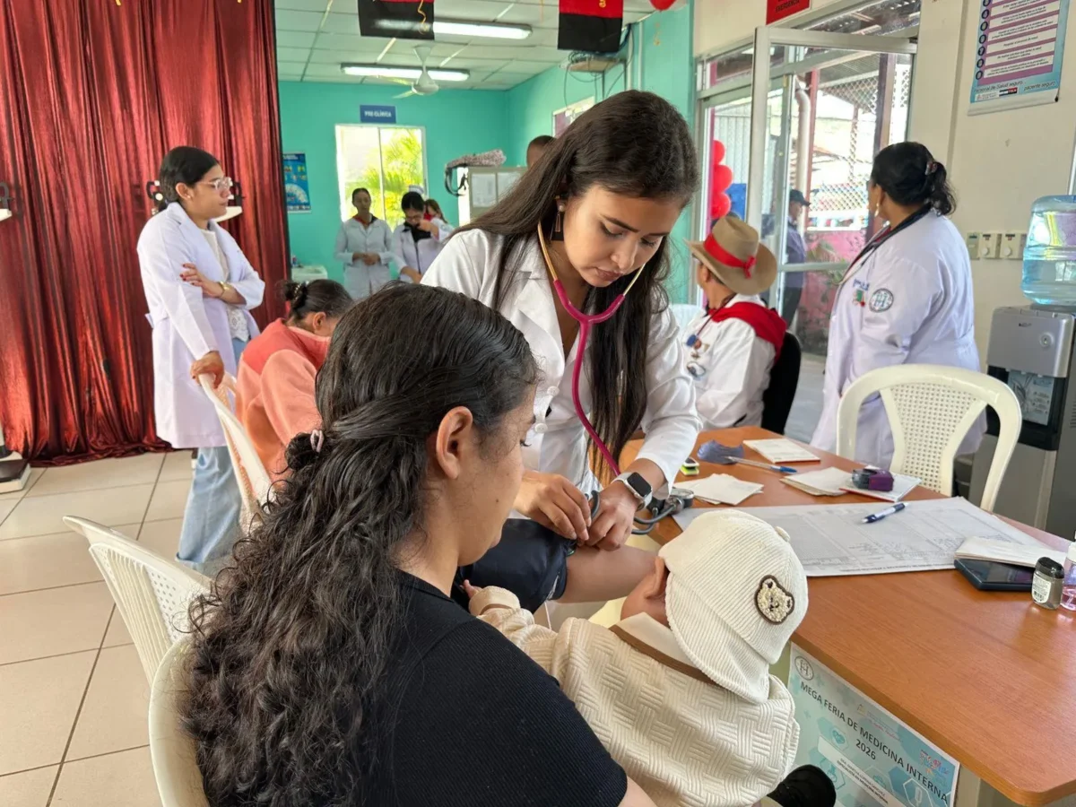 Exitosa Megaferia de Medicina Interna en Jinotega