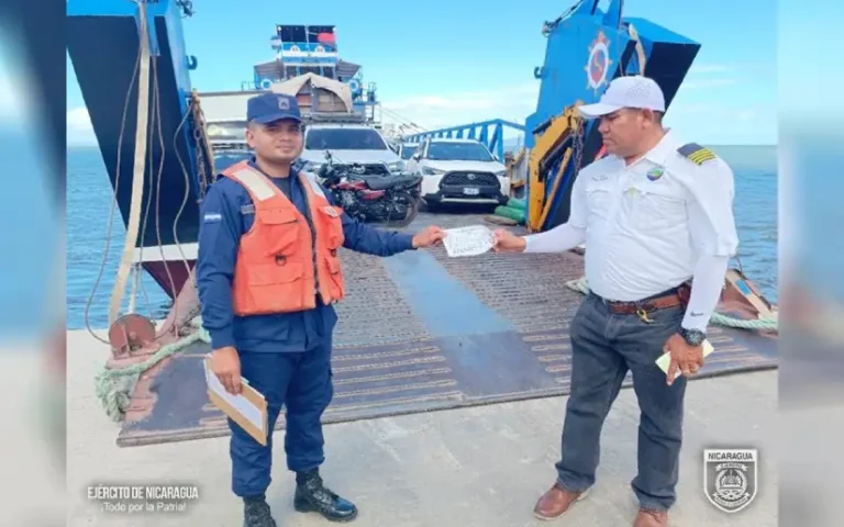 Fuerza Naval brinda protección, seguridad e inspección a embarcaciones