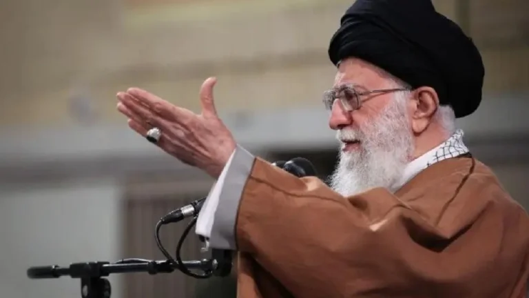 Jameneí asegura que Irán es capaz de responder a EEUU