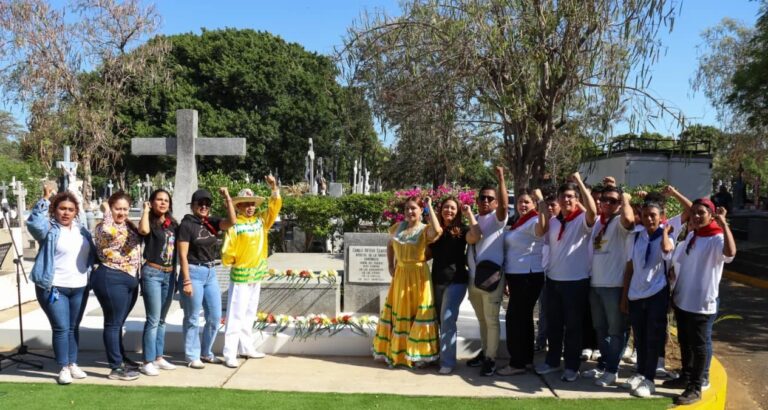 JS coloca ofrenda floral en homenaje a Gesta de Los Sabogales