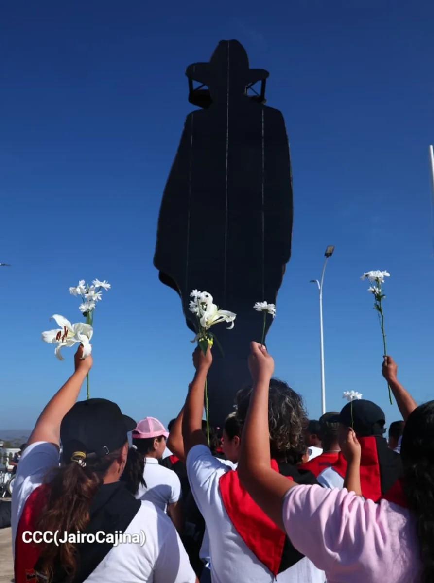 Juventud Sandinista honra a Sandino en su 92.º aniversario