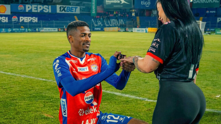 Le pide matrimonio a su novia y a los tres días anuncia su ruptura