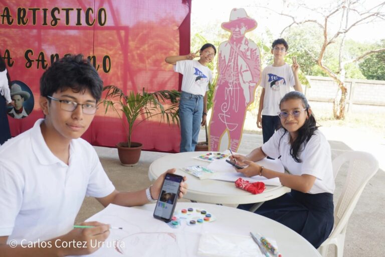 Poesía, música, danza, en honor al General Sandino y Rubén Darío