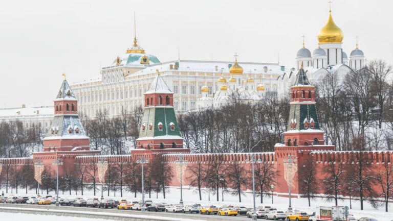 Anuncian reunión entre Putin y Zelenski