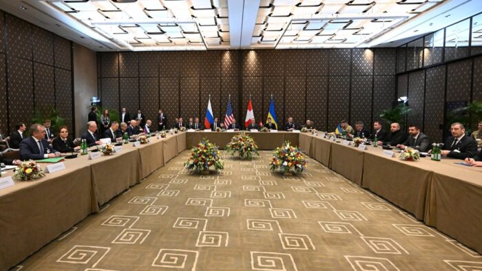 Inician rondan de conversaciones entre Rusia, EEUU y Ucrania