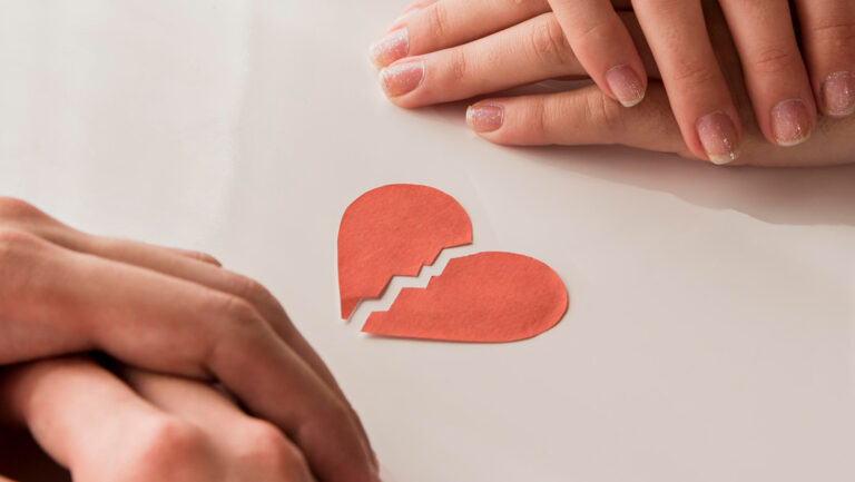 Se divorcian y ahora descubren que siguen casados