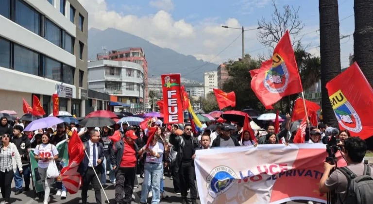 Sector educativo municipal en Ecuador convocó a movilización