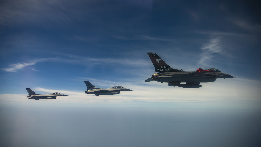 Tenso encuentro entre aviones de combate de China y EEUU cerca de Corea