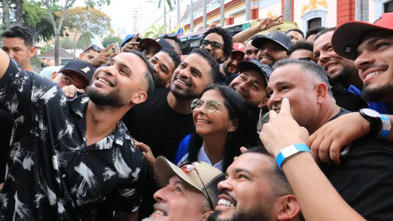 Pdta encargada de Venezuela recibe a Navegantes del Magallanes