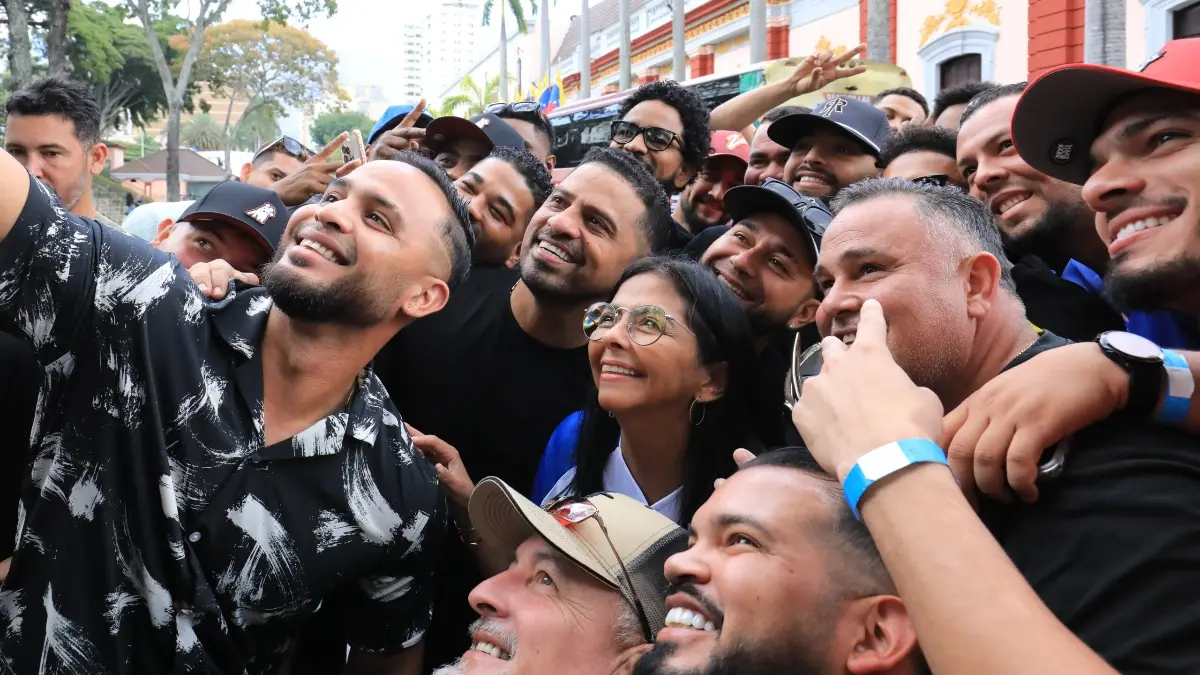 Pdta encargada de Venezuela recibe a Navegantes del Magallanes