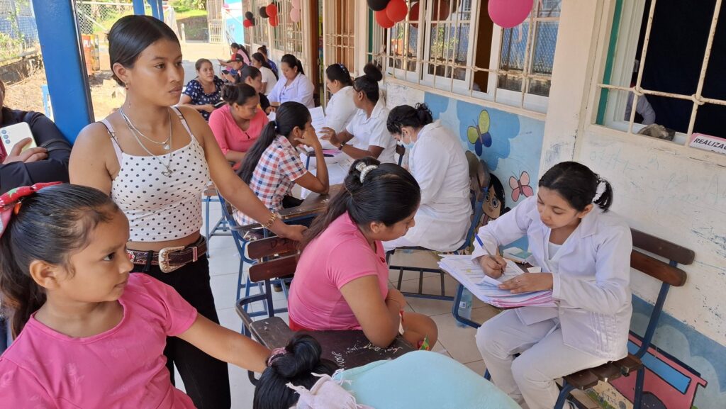 Mujeres de Kukra Hill y El Tortuguero reciben atención médica