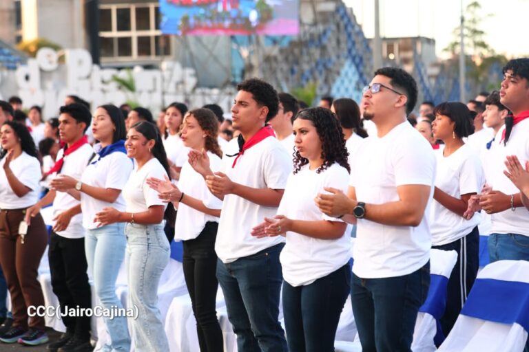 Entrega de Medalla: un homenaje al cardenal Miguel que dio la bandera de la Reconciliación