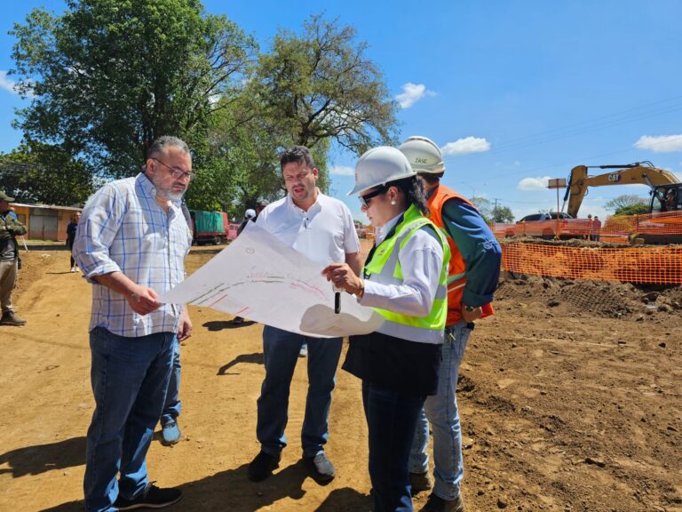 10 frentes de trabajo en el tramo 2 y 3 de la Pista Héroes de la Insurrección