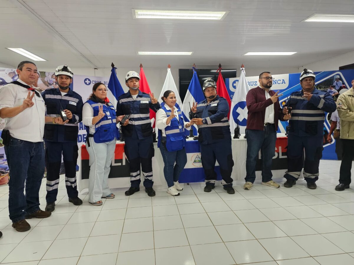 40 radios para fortalecer la comunicación en Semana Santa