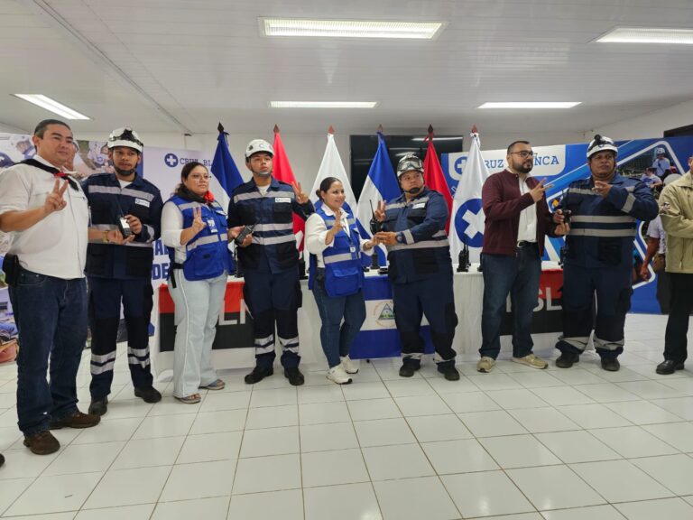 40 radios para fortalecer la comunicación en Semana Santa