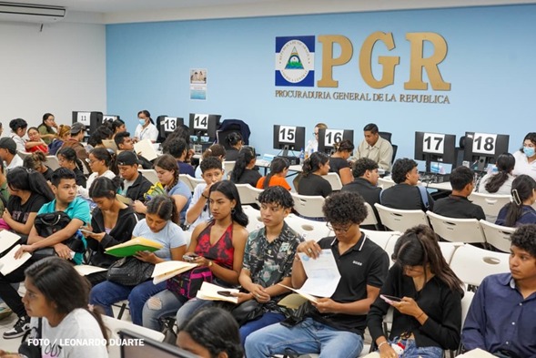 Becas “Es un gran beneficio que nos está regalando el gobierno”