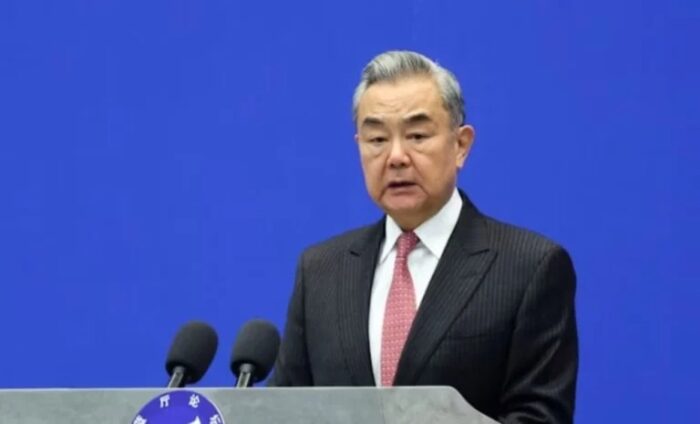 Cancilleres de China e Irán sostienen encuentro telefónico