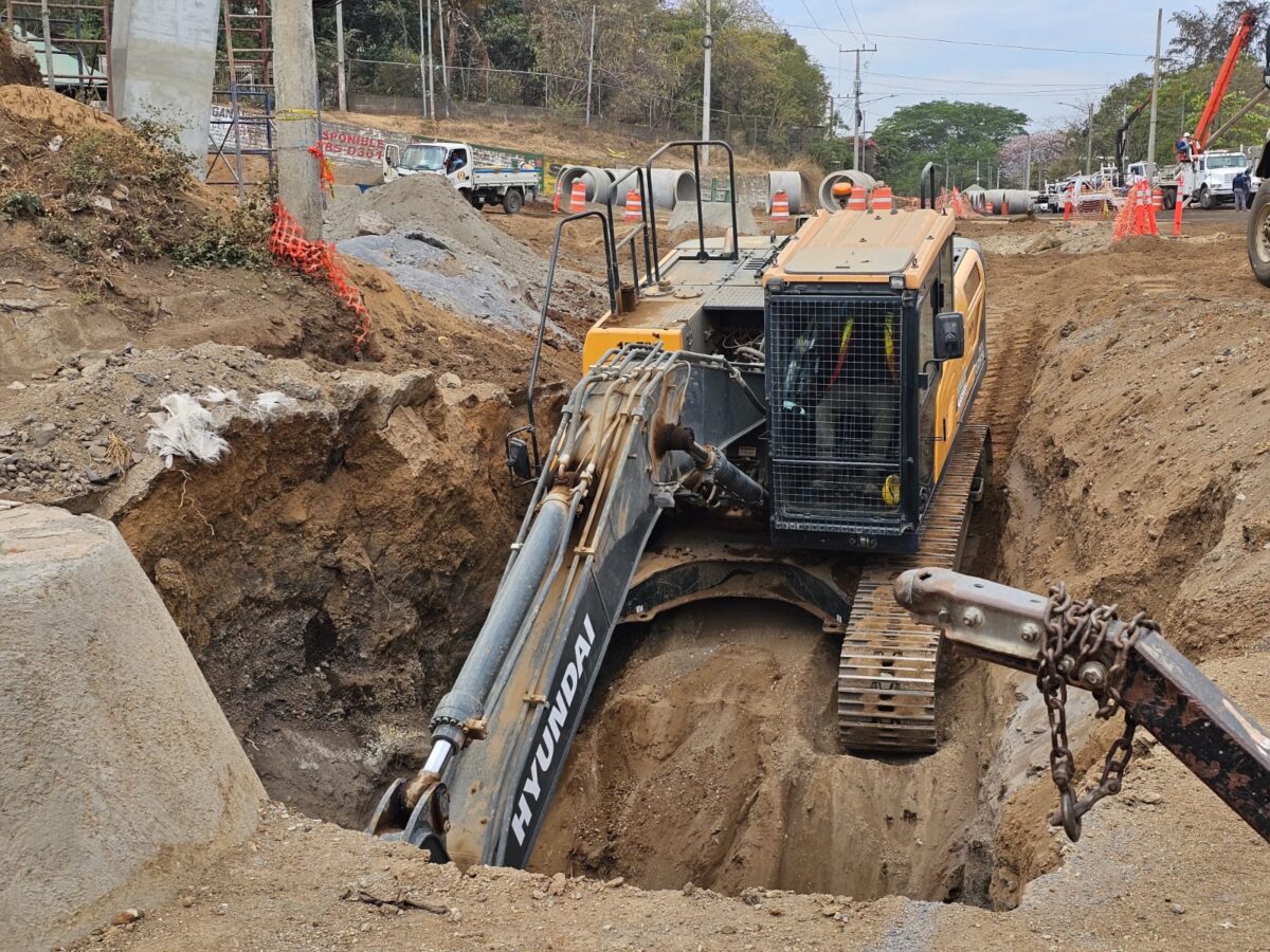 Construcción del Paso a Desnivel en Carretera Vieja a León avanza un 21% 