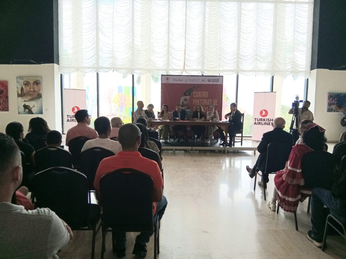 Cuatro pintoras de Türkiye realizan conversatorio