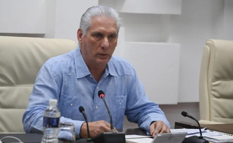 Cuba y EEUU sostienen conversaciones