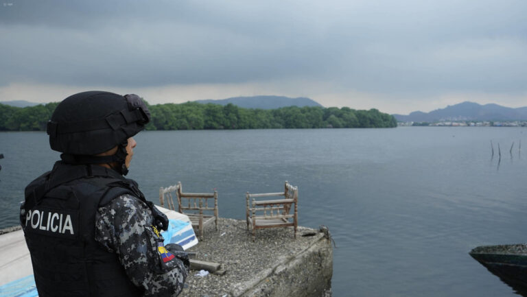 Sicarios asesinan a seis jóvenes en Ecuador