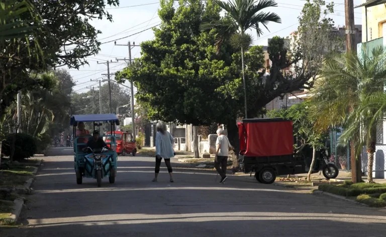 Mil kits de alimentos e higiene: España diseña un nuevo paquete de ayuda para Cuba