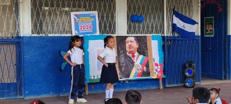 Estudiantes rinden homenaje al Comandante Eterno Hugo Chávez Frías