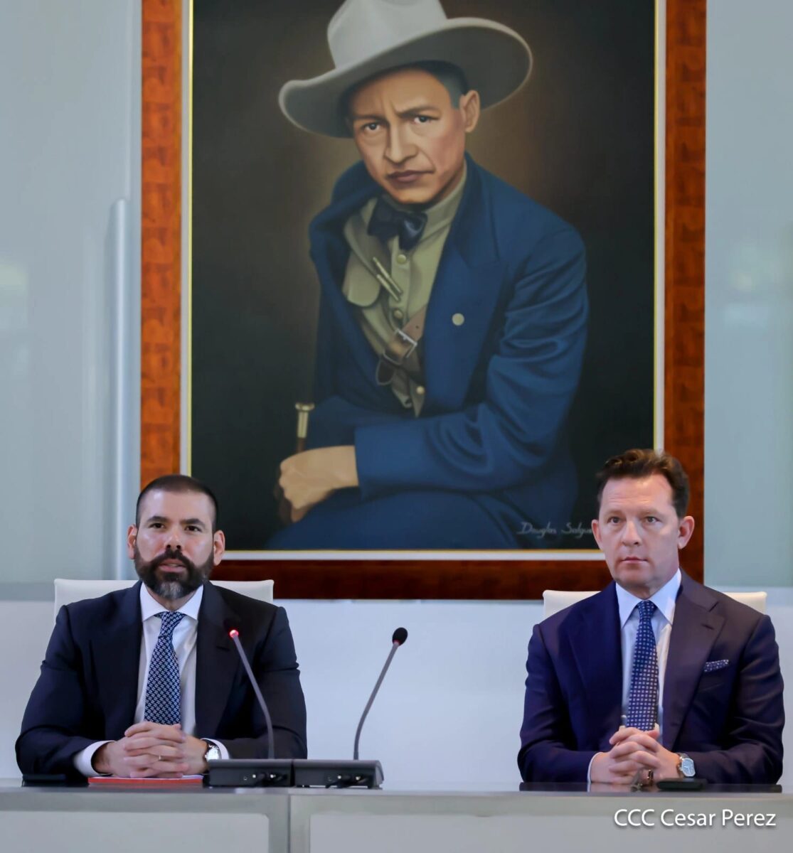 Funcionarios de Gobierno sostienen reunión con delegación de Condor Gold