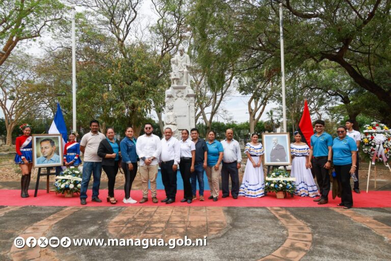 Honran a dos figuras fundamentales en la historia de la educación nicaragüense