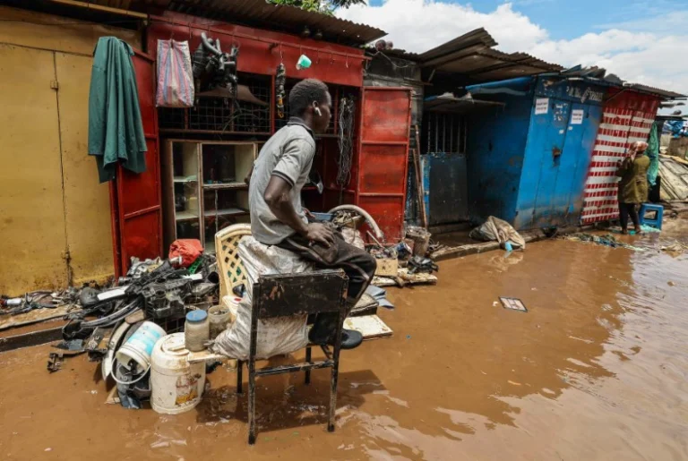Inundaciones en Kenia dejan 81 muertos y miles de desplazados