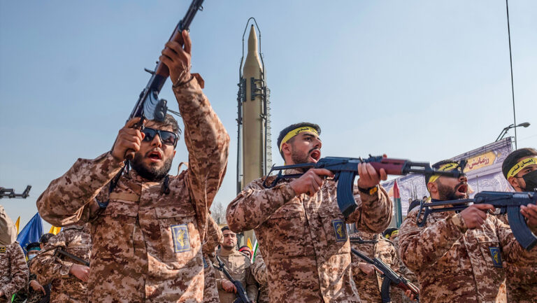 Irán está preparada para al menos 10 años de guerra con EEUU