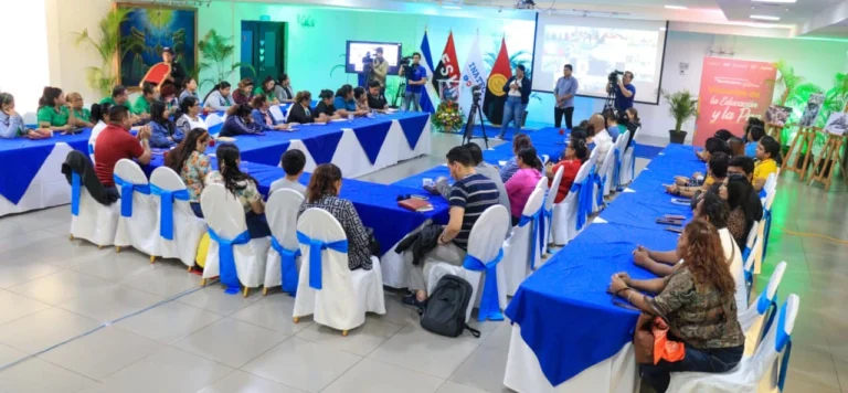 Más de 6 mil educadores participan en actualización del Programa “Luz, Vida y Verdad”