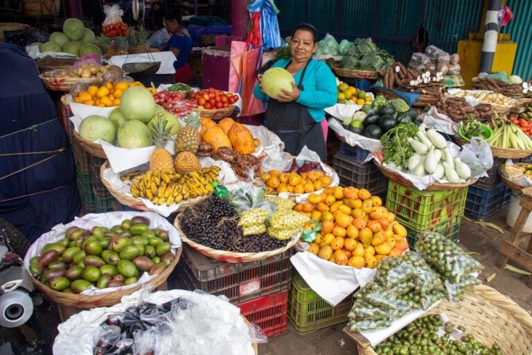 Mercados de Managua con productos frescos para este verano