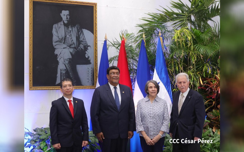 Nicaragua recibe copias de estilo del embajador de Honduras