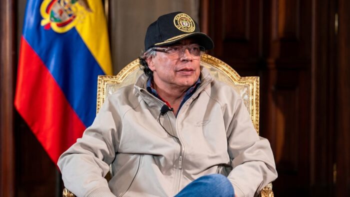 Petro dice que la mayoría de usuarios de OnlyFans son "viejos tristes"