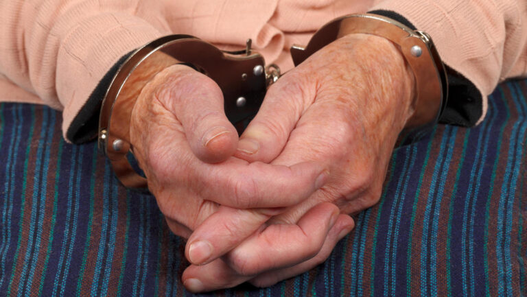 Por un error de la Inteligencia Artificial termina en la cárcel