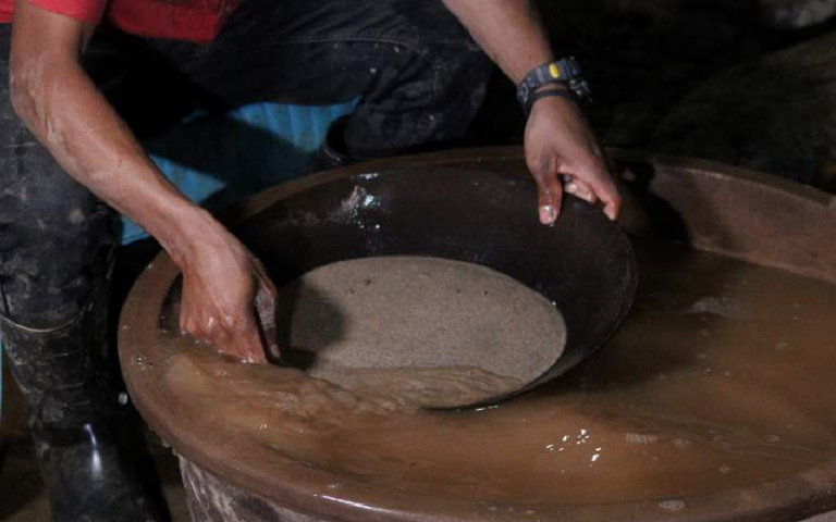 Representantes de empresa minera colombiana llegan a Nicaragua