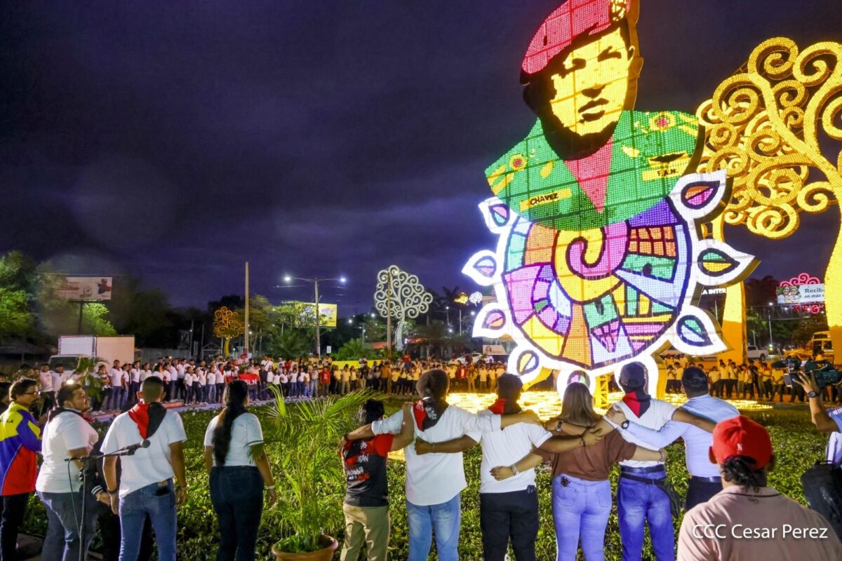 Rinden homenaje a Chávez en Nicaragua