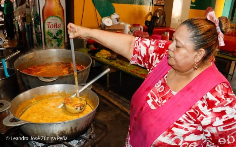 Sopa de queso destaca en el mercado Roberto Huembes en Cuaresma