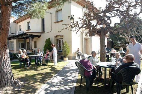 Stripper causa furor en residencia de ancianos