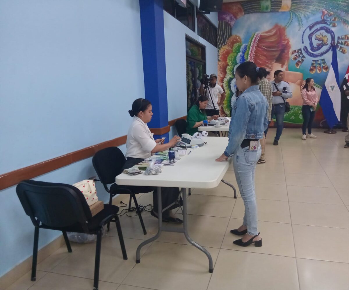 Servidores Públicos reciben salario de marzo