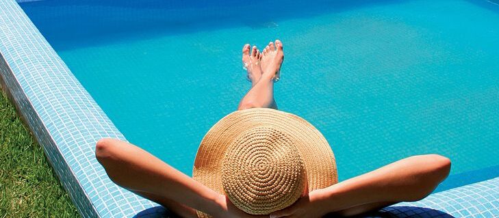 protégete del sol en el verano