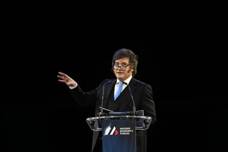 Tras obtener dictamen favorable con el respaldo de 37 de los 66 miembros del plenario de Ambiente y Asuntos Constitucionales, la Cámara de Diputados de Argentina se prepara para votar sobre la modificación de la Ley de Glaciares.