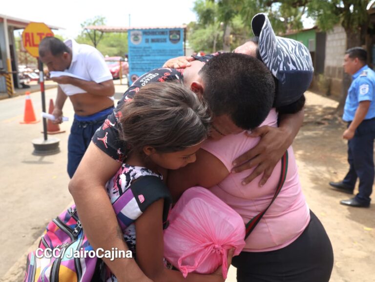 Mil 120 personas retornan a sus casas y familias en Semana Santa