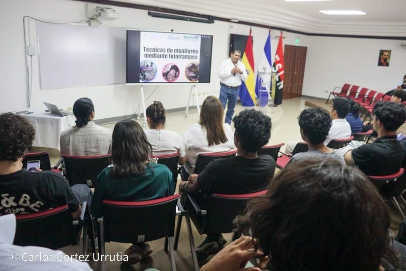 Capacitan a estudiantes sobre monitoreo de fauna